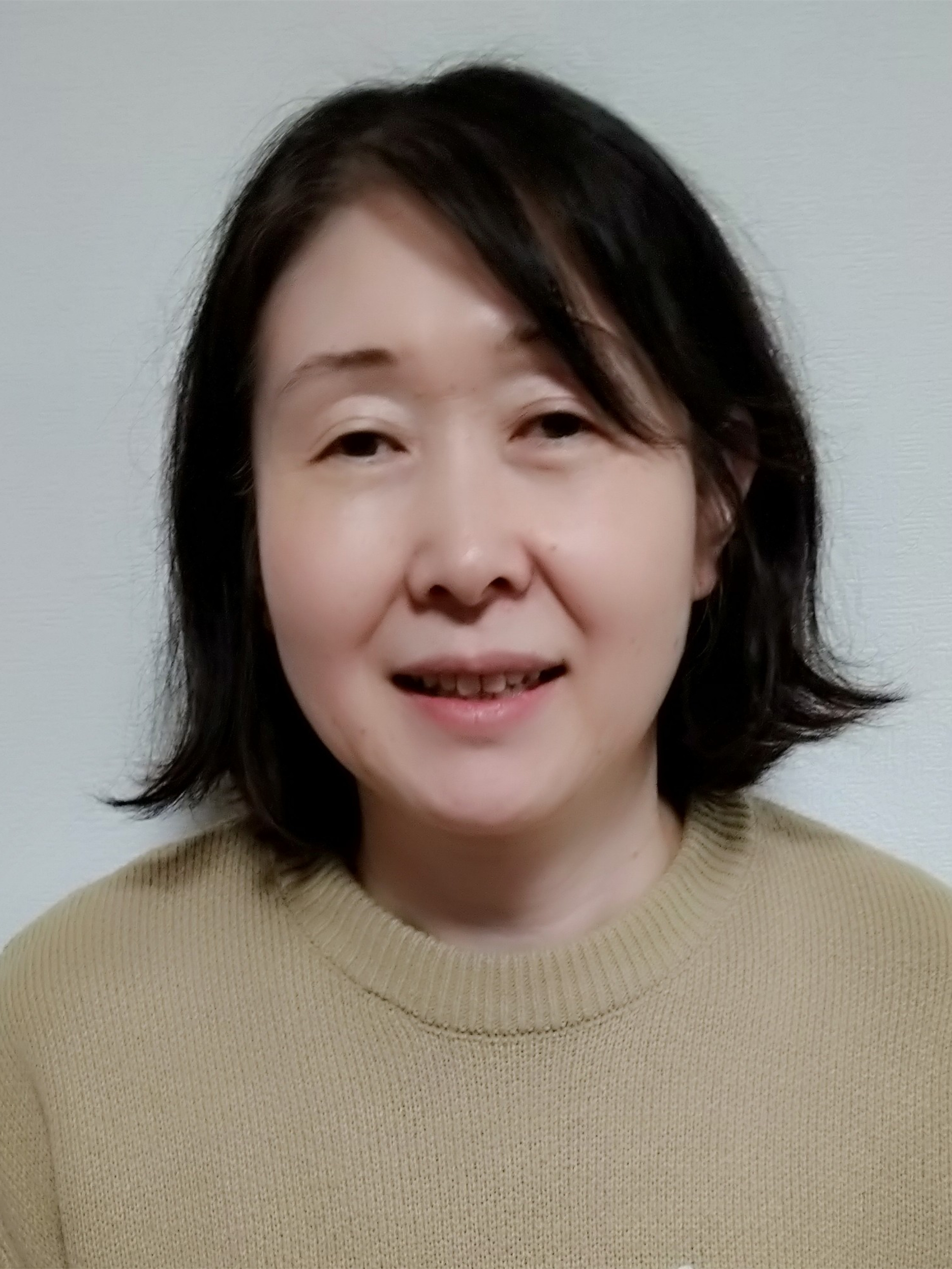 イオヴィータ_女性_1873×2495